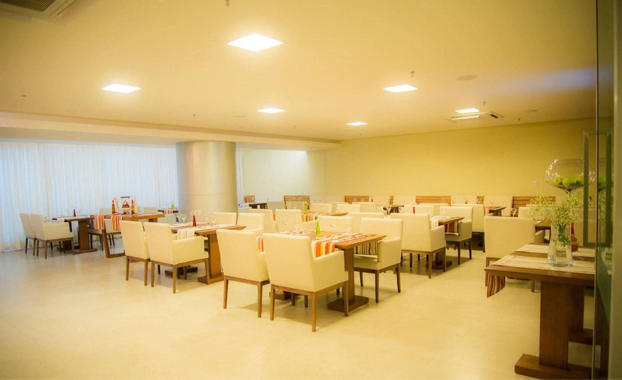 Ramada By Wyndham Macae Hotel & Suites Zewnętrze zdjęcie